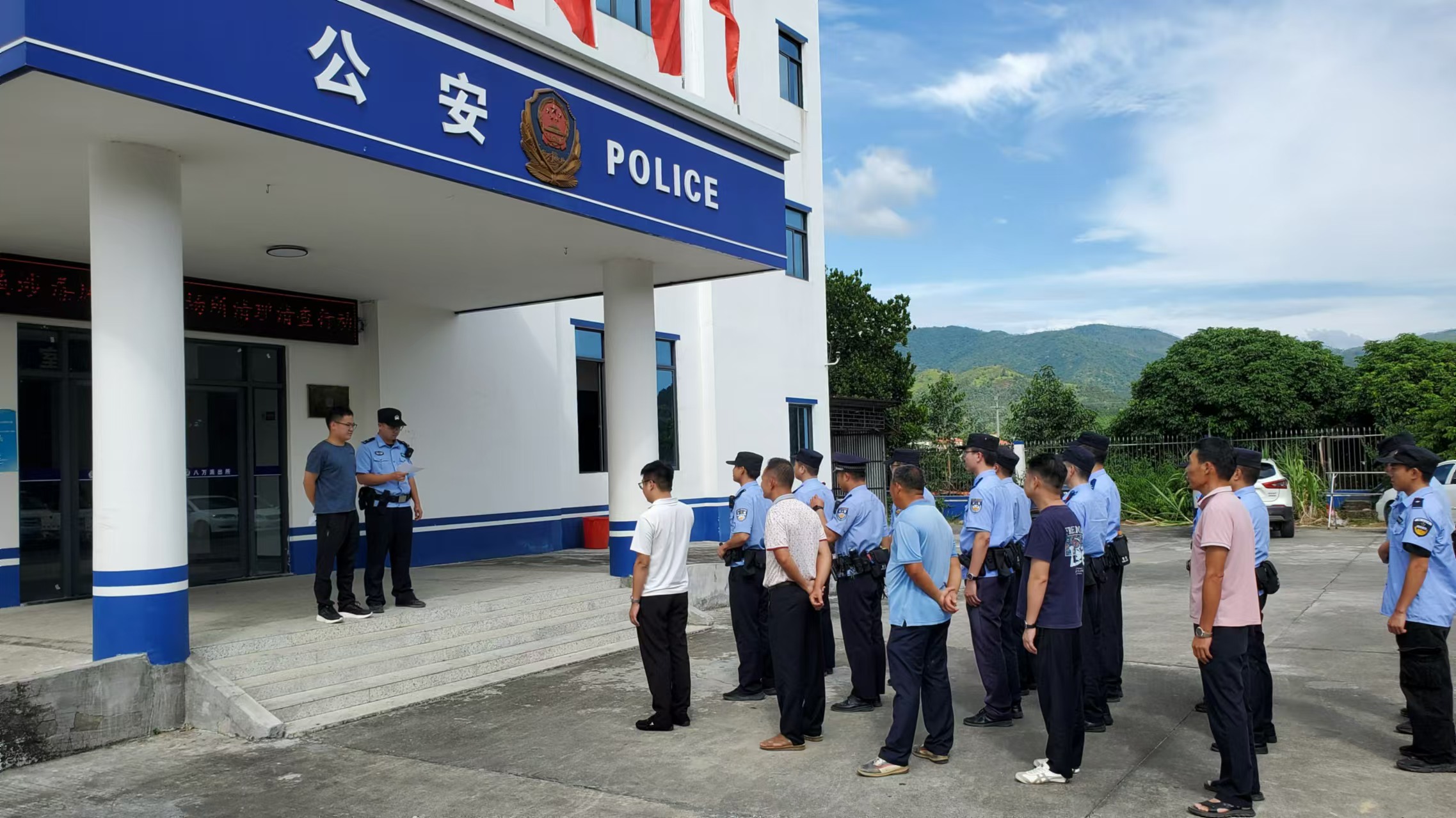 20241026八万镇开展涉毒风险行业专项清理清查统一大行动.doc_1