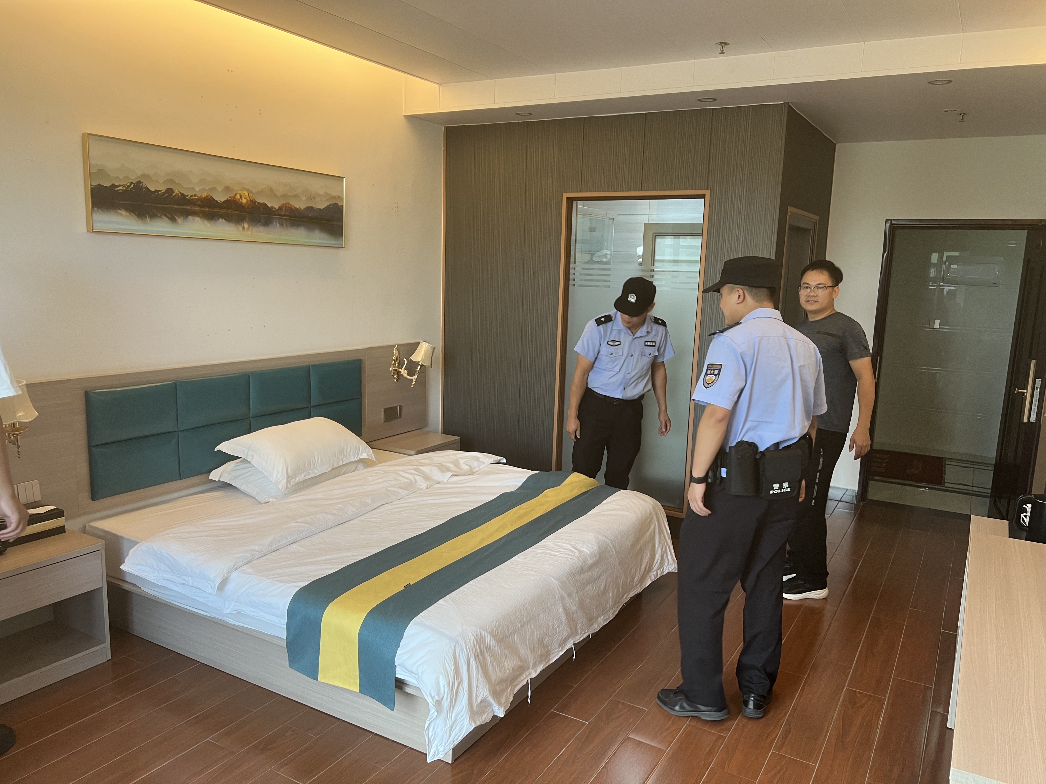 20241026八万镇开展涉毒风险行业专项清理清查统一大行动.doc_5